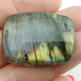Labradorite cabochon 17x15 mm no. B344