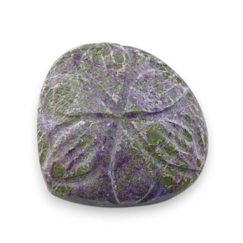 Stichtite carved cabochon 21x20 mm no 61 Stichtite carved cabochon 21x20 mm no 61