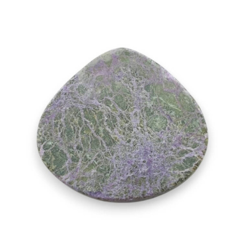 Stichtite carved cabochon 21x20 mm no 61 Stichtite carved cabochon 21x20 mm no 61