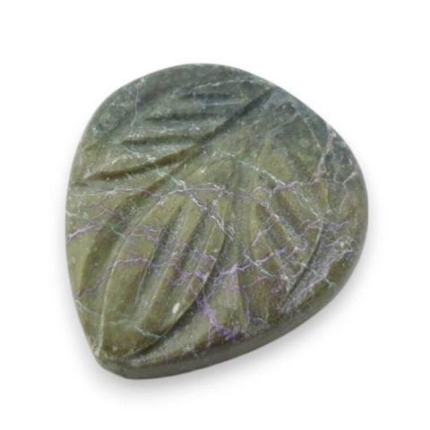 Stichtite carved cabochon 22x20 mm no. 28 Stichtite carved cabochon 22x20 mm no. 28