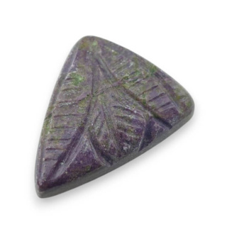 Stichtite carved cabochon 26x19 mm no 38