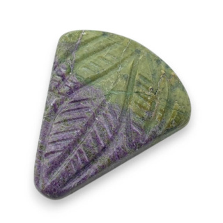 Stichtite carved cabochon 26x23 mm no 18