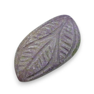 Stichtite carved cabochon 28x16 mm no 17