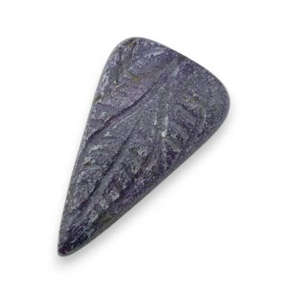 Stichtite carved cabochon 29x17 mm no 5