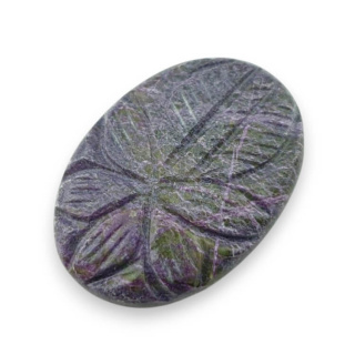 Stichtite carved cabochon 32x23 mm no 16
