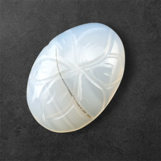 Agat montana kaboszon carving 22x15 mm nr 80