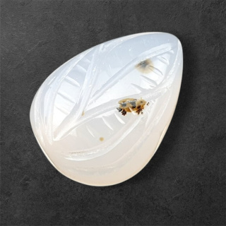 Agat montana kaboszon carving 22x16 mm nr 77