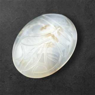 Agat montana kaboszon carving 32x24 mm nr 40