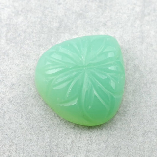 Chalcedon chryzo kaboszon carving 19x18 mm nr 10
