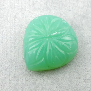 Chalcedon chryzo kaboszon carving 19x18 mm nr 49