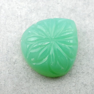 Chalcedon chryzo kaboszon carving 19x18 mm nr 49