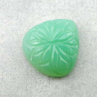Chalcedon chryzo kaboszon carving 19x18 mm nr 92
