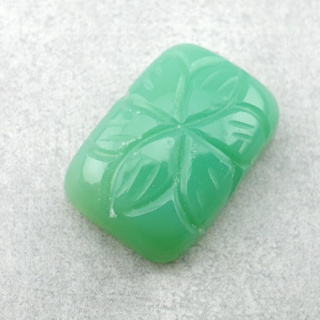 Chalcedon chryzo kaboszon carving 20x14 mm nr 15