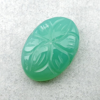 Chalcedon chryzo kaboszon carving 20x14 mm nr 91