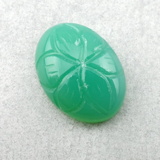 Chalcedon chryzo kaboszon carving 20x15 mm nr 88