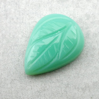 Chalcedon chryzo kaboszon carving 20x15 mm nr 90