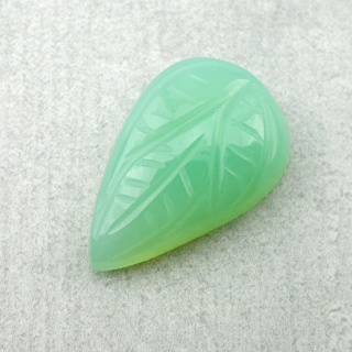 Chalcedon chryzo kaboszon carving 21x14 mm nr 86