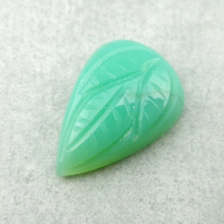 Chalcedon chryzo kaboszon carving 21x15 mm nr 34