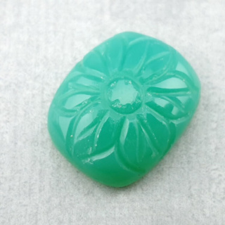 Chalcedon chryzo kaboszon carving 21x17 mm nr 71