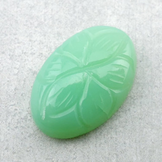 Chalcedon chryzo kaboszon carving 23x15 mm nr 84