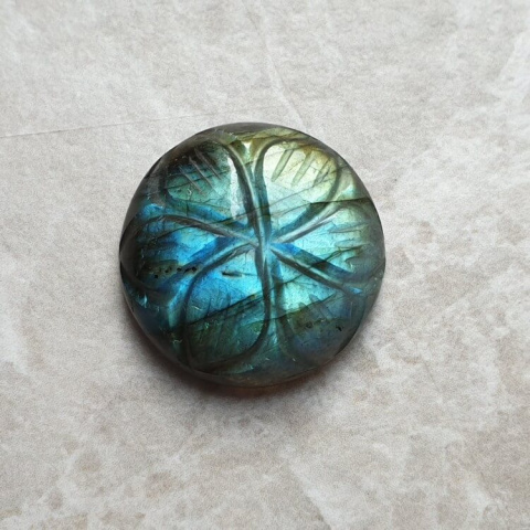 Labradorite cabochon carved fi 21 mm no 136 Labradorite cabochon carved fi 21 mm no 136