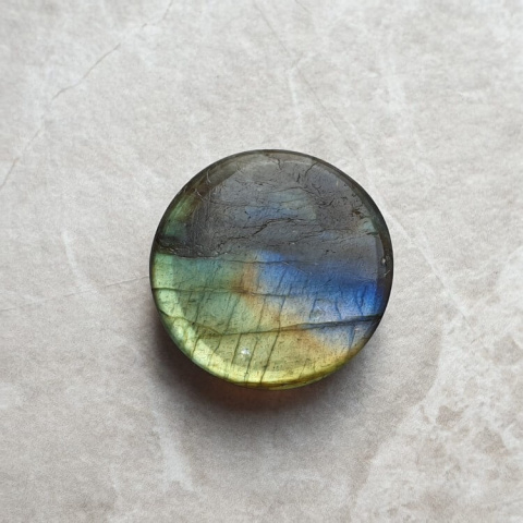 Labradorite cabochon carved fi 21 mm no. 141 Labradorite cabochon carved fi 21 mm no. 141