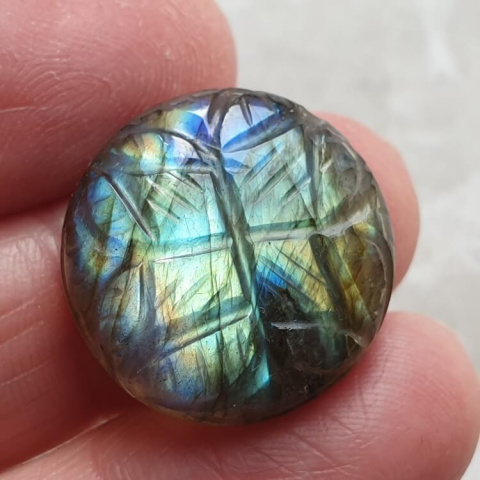 Labradorite cabochon carved fi 21 mm no 199 Labradorite cabochon carved fi 21 mm no 199