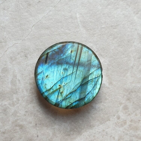 Labradorite cabochon carved fi 21 mm no 207 Labradorite cabochon carved fi 21 mm no 207