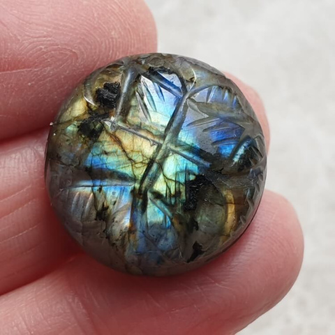Labradorite cabochon carved fi 22 mm no. 138 Labradorite cabochon carved fi 22 mm no. 138