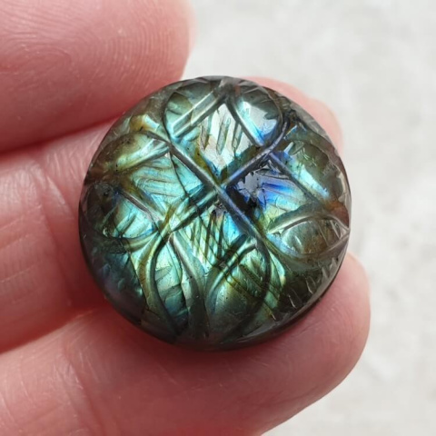 Labradorite cabochon carved fi 22 mm no 151 Labradorite cabochon carved fi 22 mm no 151