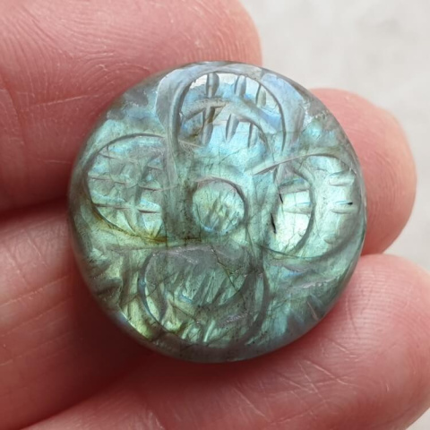 Labradorite cabochon carved fi 22 mm no 203 Labradorite cabochon carved fi 22 mm no 203