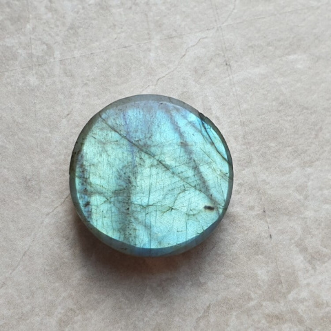 Labradorite cabochon carved fi 22 mm no 203 Labradorite cabochon carved fi 22 mm no 203
