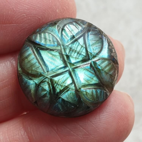 Labradorite cabochon carved fi 22 mm no 204 Labradorite cabochon carved fi 22 mm no 204