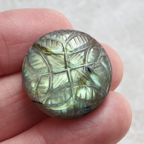 Labradorite cabochon carved fi 23 mm no 178 Labradorite cabochon carved fi 23 mm no 178