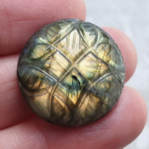 Labradorite cabochon carved fi 23 mm no 183 Labradorite cabochon carved fi 23 mm no 183