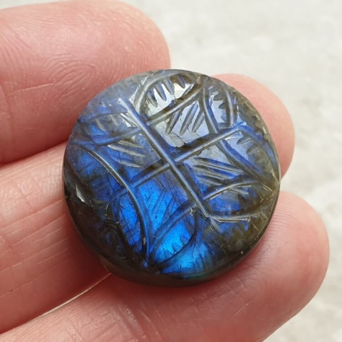 Labradorite cabochon carved fi 23 mm no 196 Labradorite cabochon carved fi 23 mm no 196