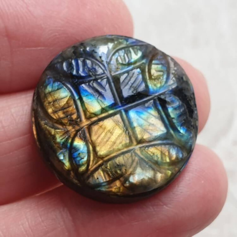 Labradorite cabochon carved fi 24 mm no 148 Labradorite cabochon carved fi 24 mm no 148