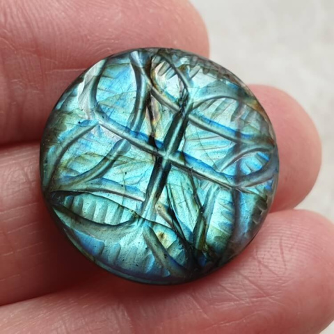 Labradorite cabochon carved fi 24 mm no 152 Labradorite cabochon carved fi 24 mm no 152
