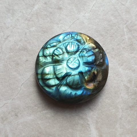 Labradorite cabochon carved fi 24 mm no 166 Labradorite cabochon carved fi 24 mm no 166