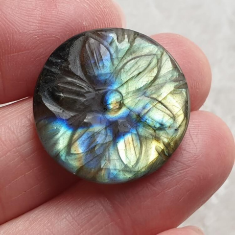 Labradorite cabochon carved fi 24 mm no 198 Labradorite cabochon carved fi 24 mm no 198