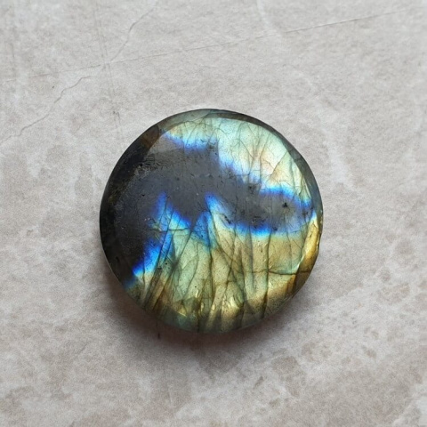Labradorite cabochon carved fi 24 mm no 198 Labradorite cabochon carved fi 24 mm no 198