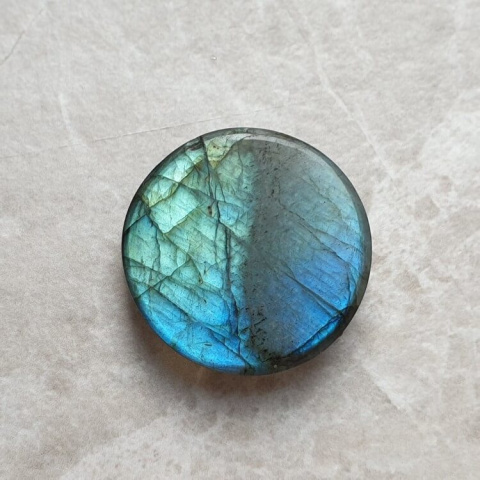 Labradorite cabochon carved fi 25 mm no 156 Labradorite cabochon carved fi 25 mm no 156