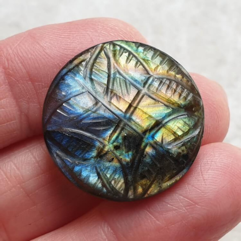 Labradorite cabochon carved fi 25 mm no 161 Labradorite cabochon carved fi 25 mm no 161