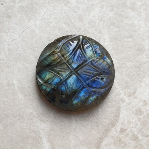 Labradorite cabochon carved fi 25 mm no 173 Labradorite cabochon carved fi 25 mm no 173