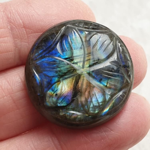 Labradorite cabochon carved fi 26 mm no 128 Labradorite cabochon carved fi 26 mm no 128