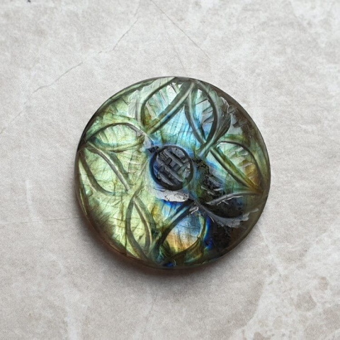 Labradorite cabochon carved fi 26 mm no 131 Labradorite cabochon carved fi 26 mm no 131