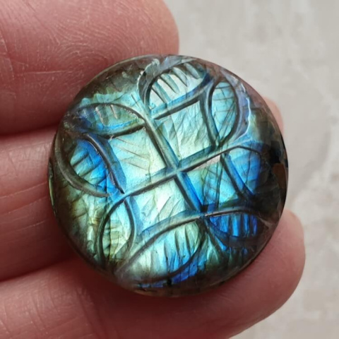 Labradorite cabochon carved fi 26 mm no 144 Labradorite cabochon carved fi 26 mm no 144