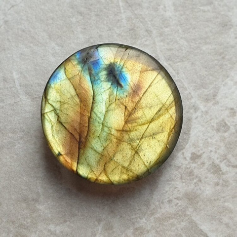 Labradorite cabochon carved fi 26 mm no 172 Labradorite cabochon carved fi 26 mm no 172