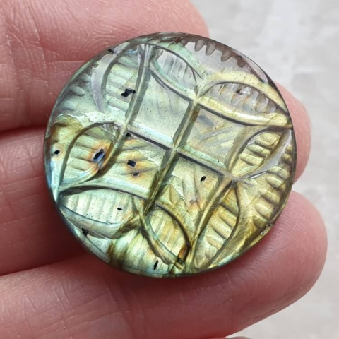 Labradorite cabochon carved fi 27 mm no 125 Labradorite cabochon carved fi 27 mm no 125