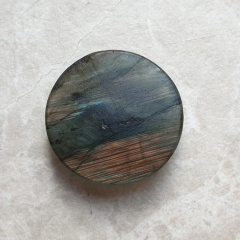 Labradorite cabochon carved fi 27 mm no 201 Labradorite cabochon carved fi 27 mm no 201